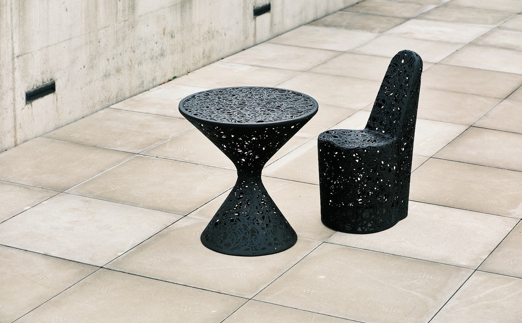 Race Table